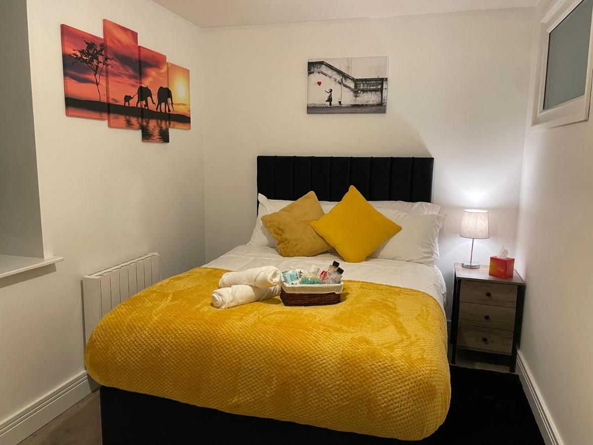 Luxurious 2 Bed Apartment In Heart Of Burnley With Private Parking Zewnętrze zdjęcie