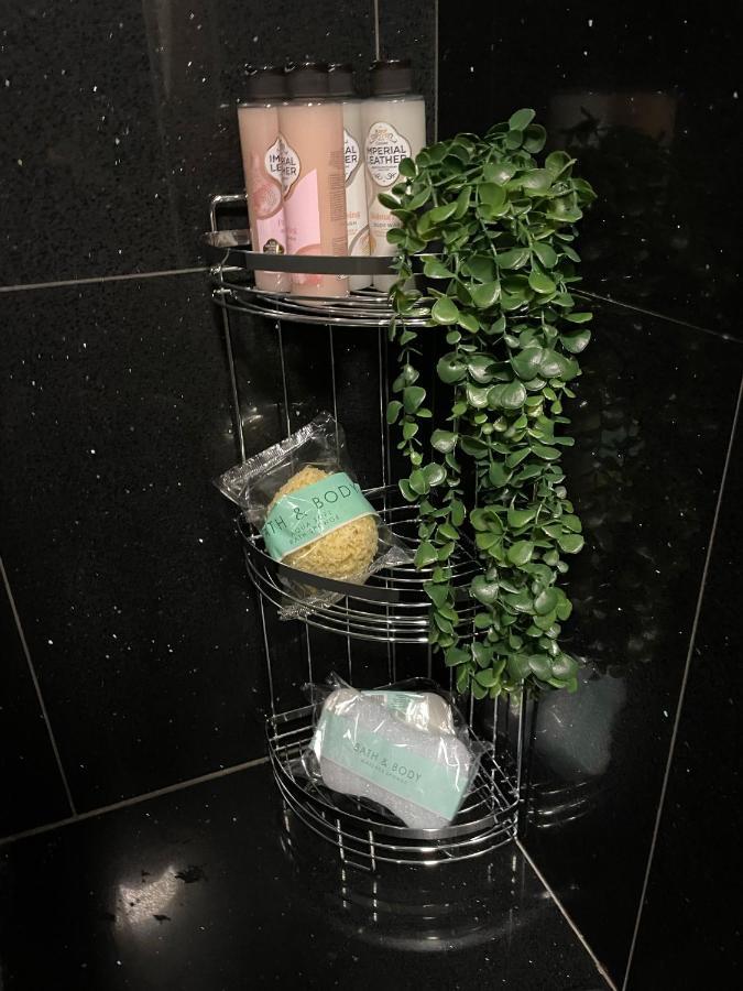 Luxurious 2 Bed Apartment In Heart Of Burnley With Private Parking Zewnętrze zdjęcie