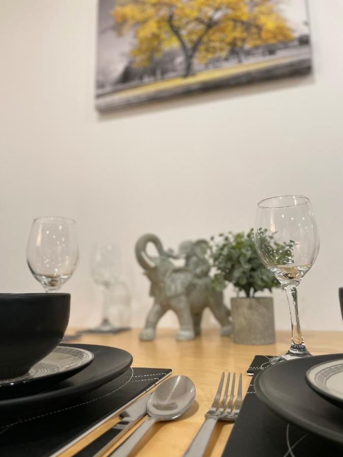 Luxurious 2 Bed Apartment In Heart Of Burnley With Private Parking Zewnętrze zdjęcie