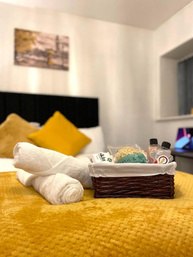 Luxurious 2 Bed Apartment In Heart Of Burnley With Private Parking Zewnętrze zdjęcie